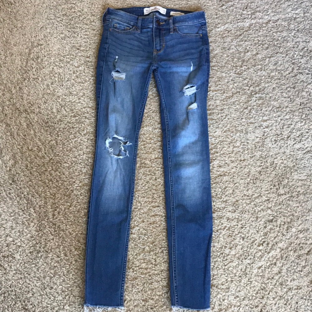Size 00S, light ripped skinny Hollister jeans
